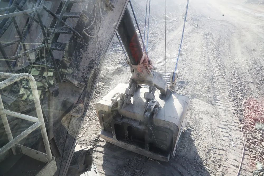 电铲智能引导系统助力准能哈尔乌素露天煤矿效率提升
